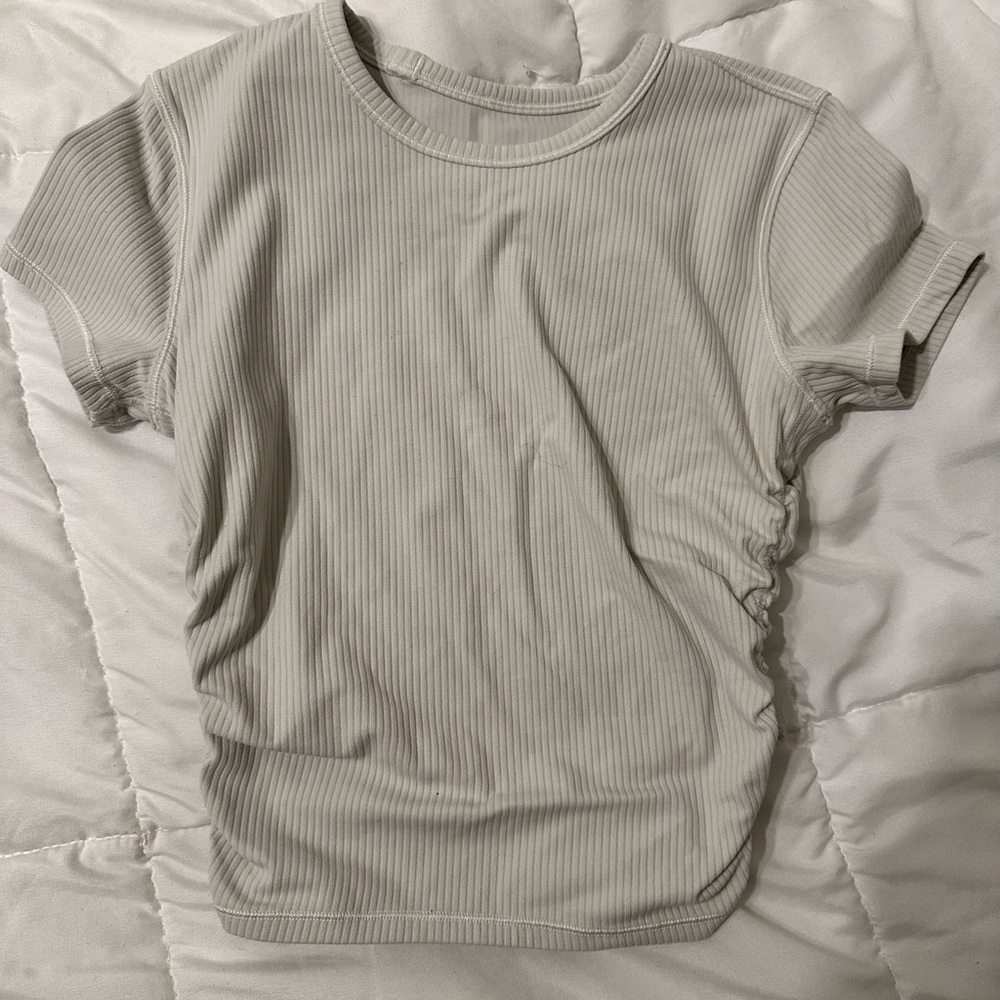 Lululemon side cinched ribbed cream crop tee